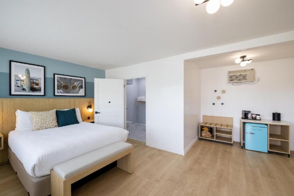 Tides Oceanview Inn and Cottages image 14