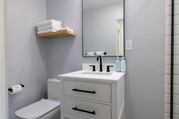 Tides Oceanview Inn and Cottages image 18