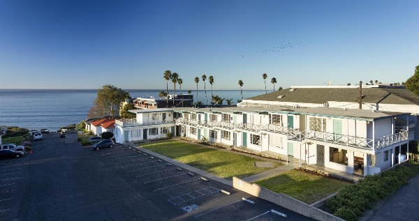 Tides Oceanview Inn and Cottages Main image