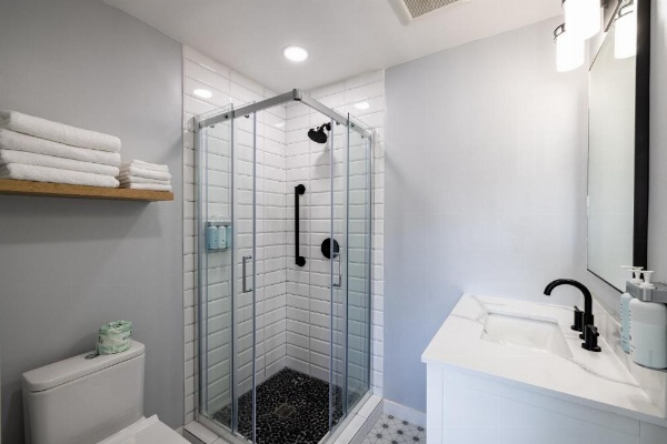 Tides Oceanview Inn and Cottages image 52