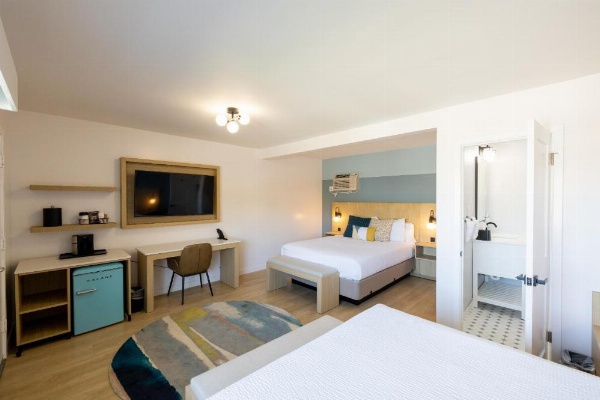 Tides Oceanview Inn and Cottages image 64