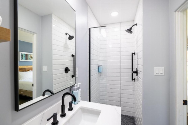 Tides Oceanview Inn and Cottages image 90